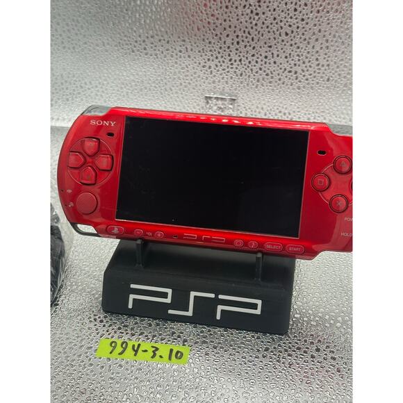 psp 3000 w/charger & new battery - Picture 2 of 7
